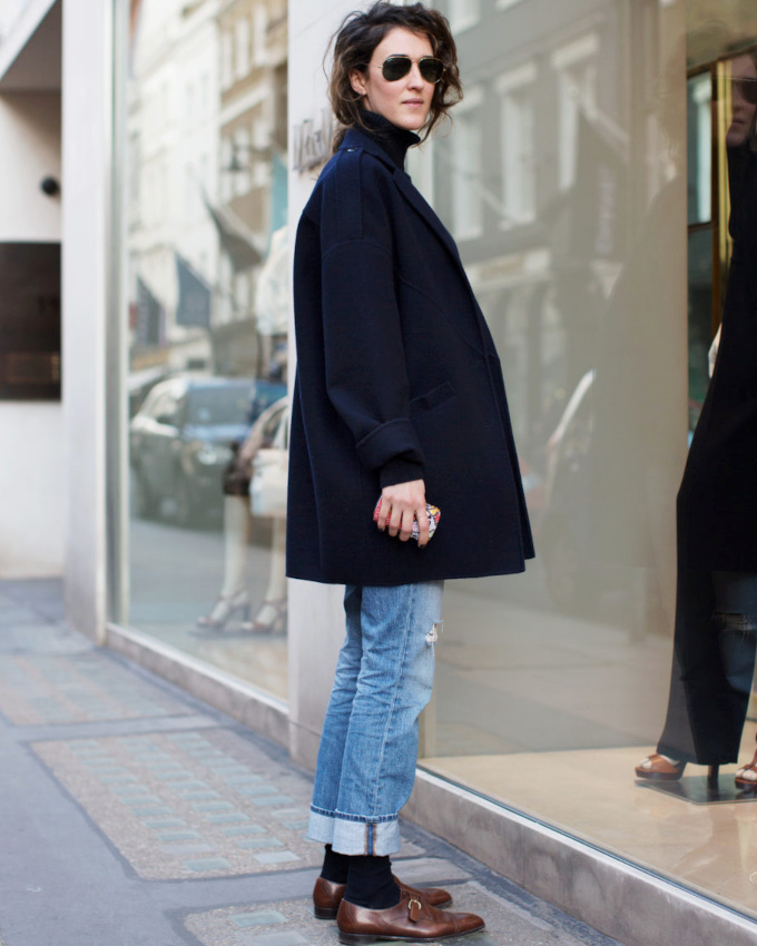 On ne se lasse pas du look caban/jean 7/8/derbies/lunettes aviators !