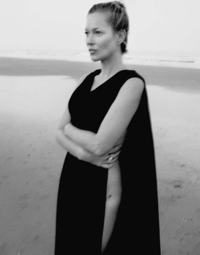 Entre naturel et vuln�rabilit�, Kate Moss �meut