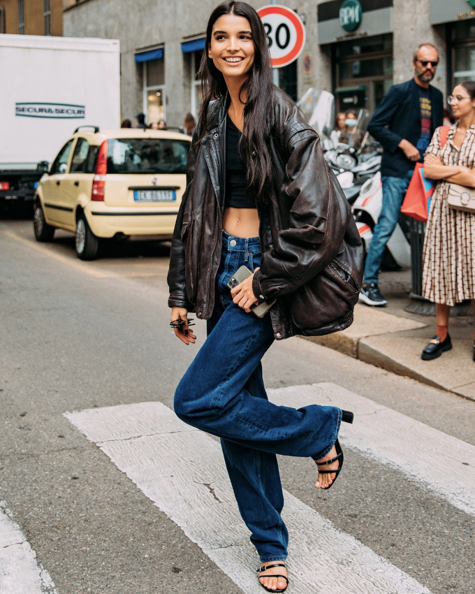 Oui au mix pièces masculins un brin oversize/sandales féminines à talons !