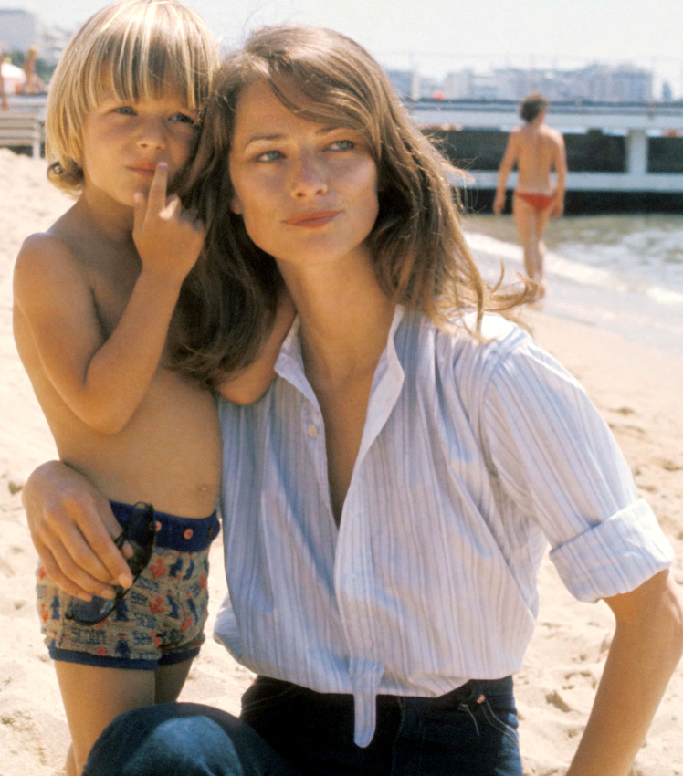 Chemise ray�e + jean taille haute = le bon mix