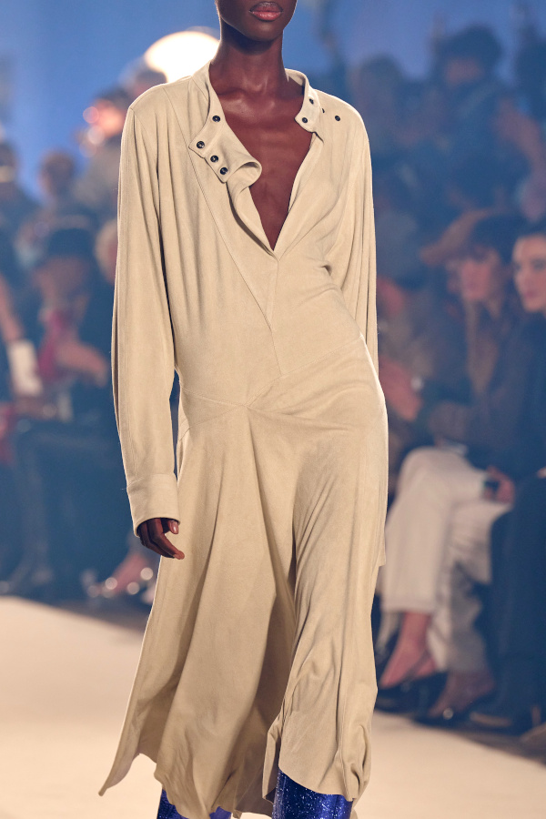 Oui au cuir presque liquide !