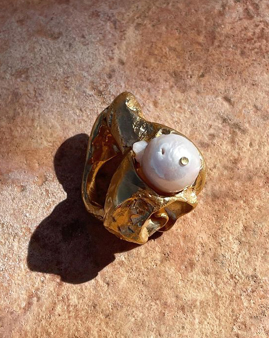 Oui aux bijoux mariant rugosit� et sophistication !