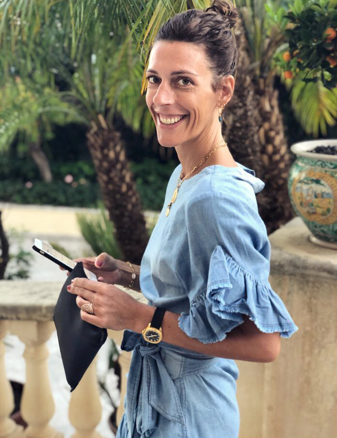 Maxi sourire + froufrou denim + accessoires r�glisse = le bon mix