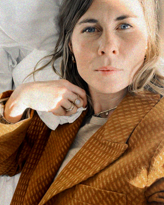 Ne jamais sous-estimer la dimension chaleureuse du blazer en velours c�tel� !