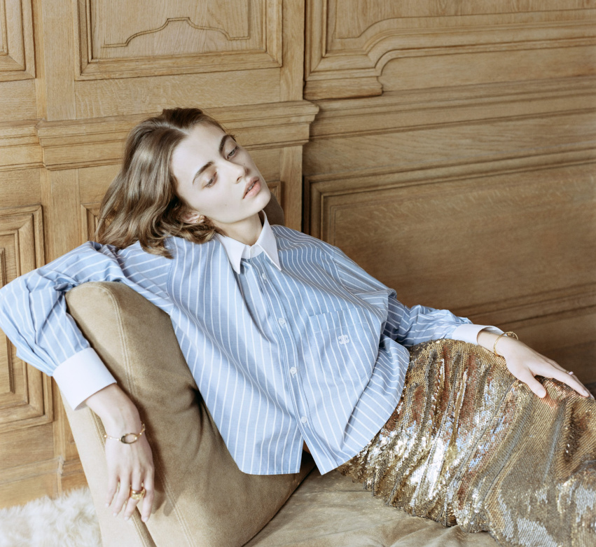 Chemise de banquier + jupe � sequins = le bon mix