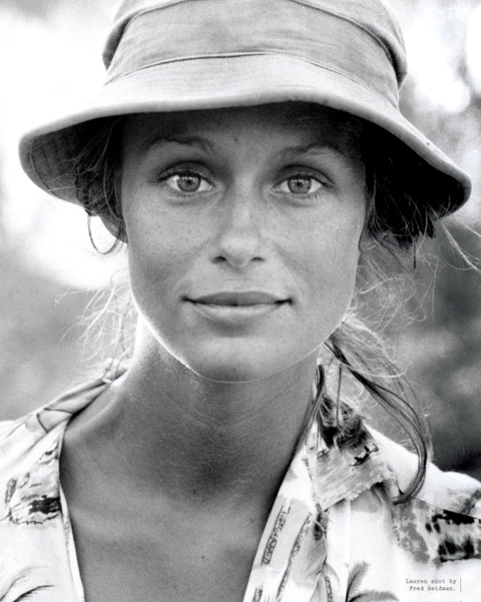 Bob + chemise hawa�enne + Lauren Hutton = le bon mix