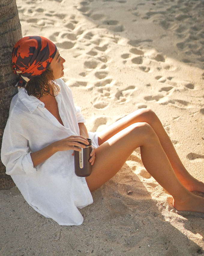 La maxi chemise blanche : l'alpha et l'om�ga des tenues de plage !