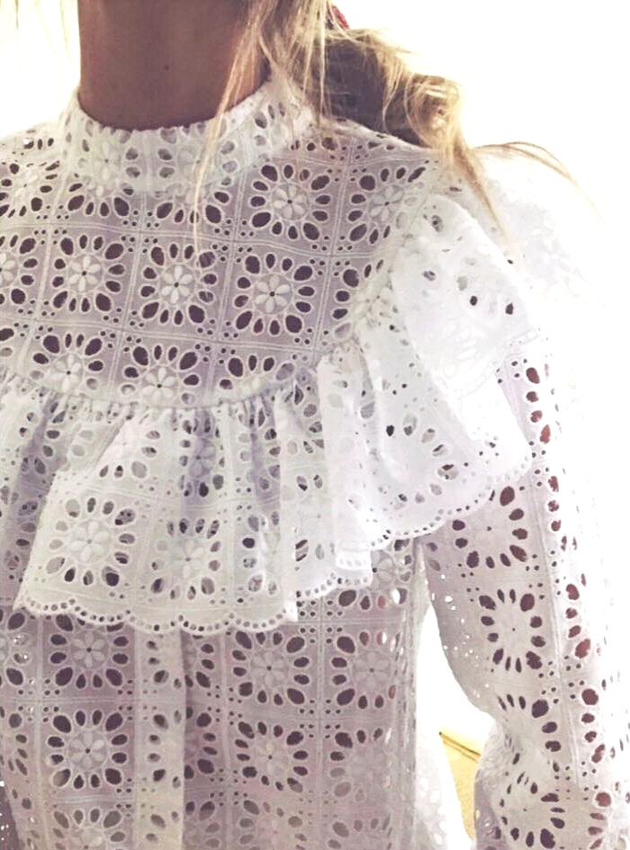 Wanted : une blouse ultra coquette  porter avec du cuir ou du jean !