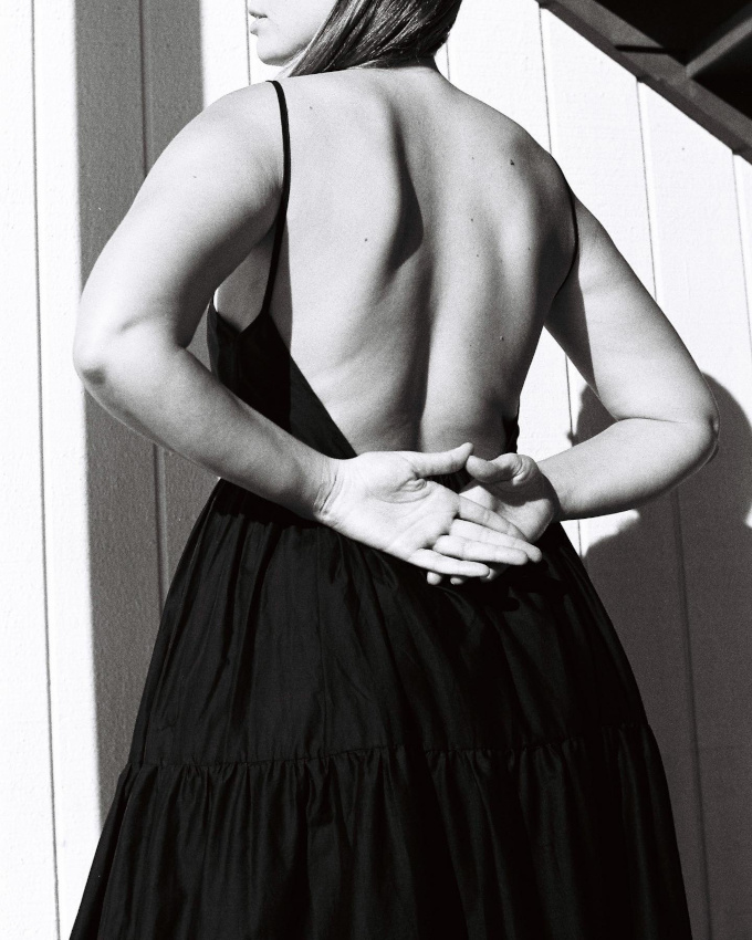 Wanted : une longue robe noire dos nu !