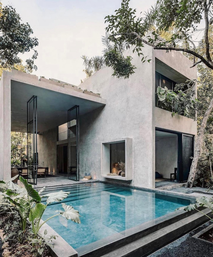 Bton, lignes pures et piscine incorpore : les composantes d'un habitat des plus attractifs !