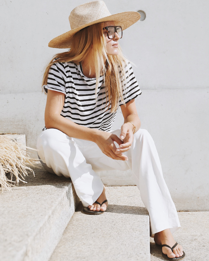 Toujours miser sur des accessoires de caractre pour relever une tenue classique !