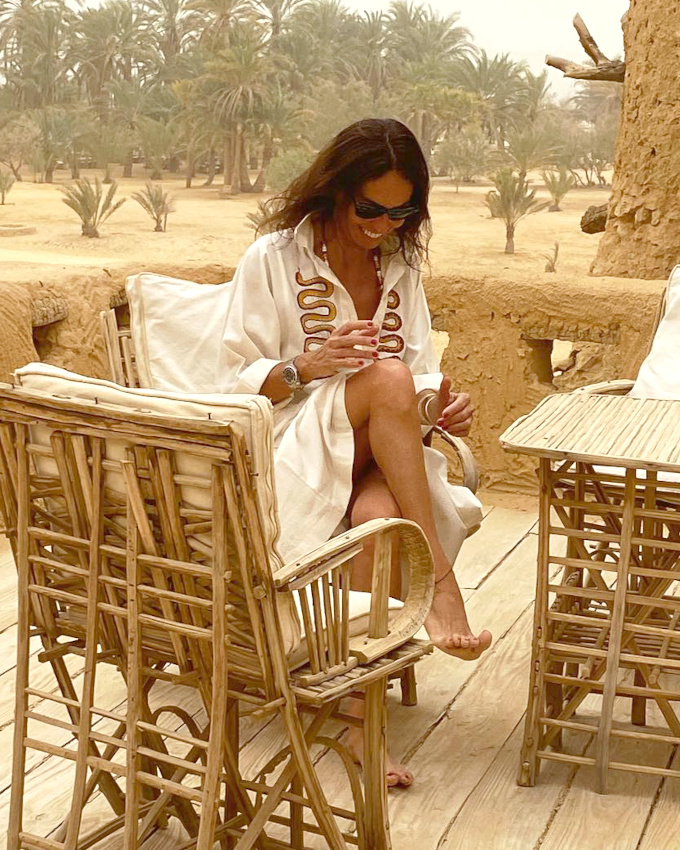 Cet t, on n'hsite pas  faire la part belle aux robes chemises blanches de caractre !