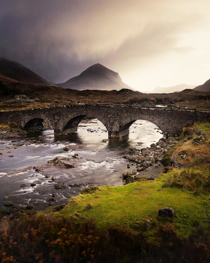 Ciel tourment� + pont en pierre + solitude = le bon mix