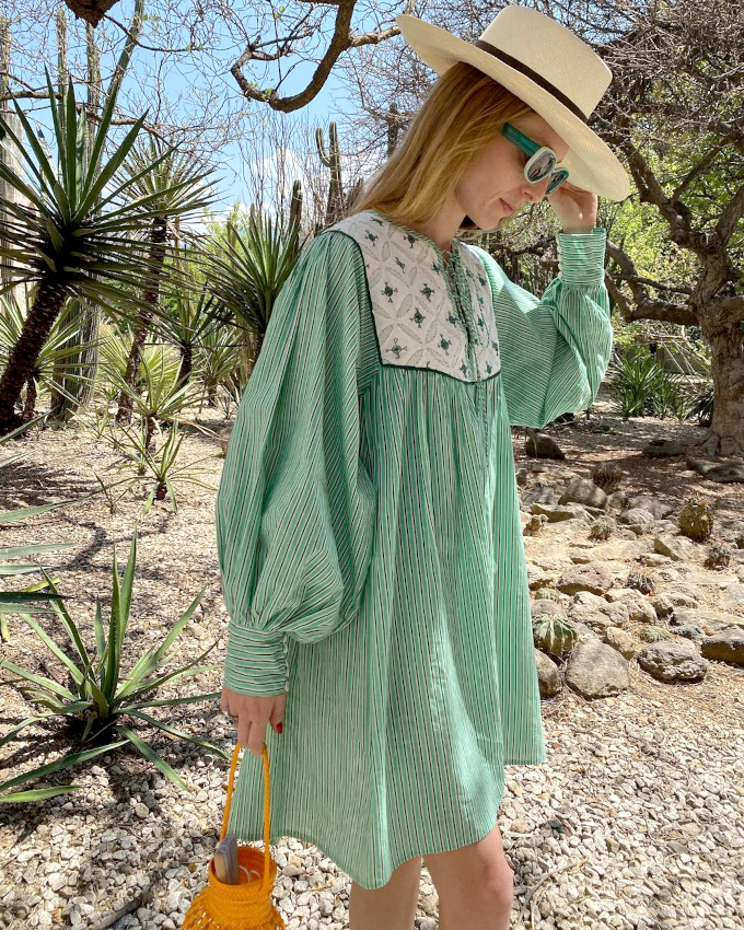 Oui aux amples robes courtes de caract�re !