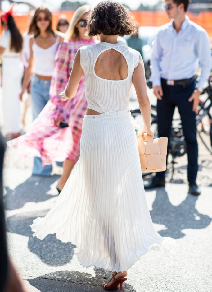 Complexe dans sa simplicit�, cette robe blanche a tout bon !