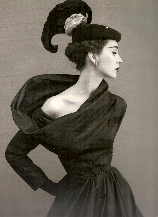 Crist�bal Balenciaga ou l'audace des lignes !