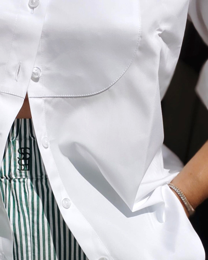 Rayures vertes horizontales + chemise � plastron = le bon mix