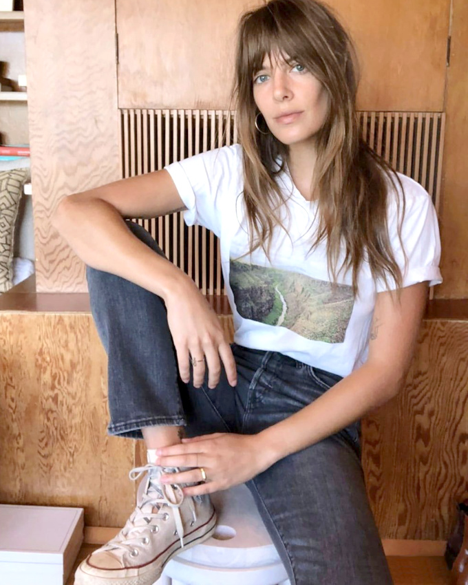 Frange + tee-shirt ringard + converses = le bon mix