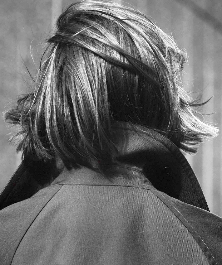 Relever son col, un geste simple mais tellement impactant sur l'allure...