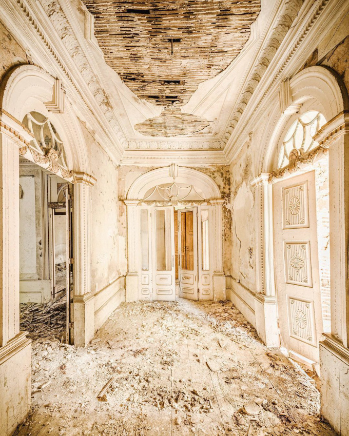 Il mane de la beaut dlabre de certaines demeures abandonnes une aura des plus romanesques...