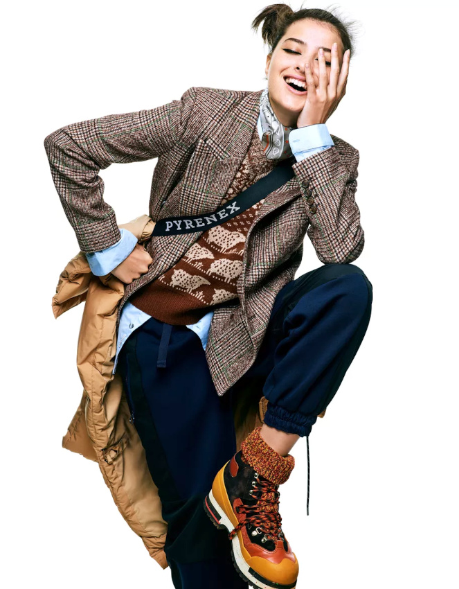 Blazer  carreaux + pull de montagne funky + chemise masculine = le bon mix