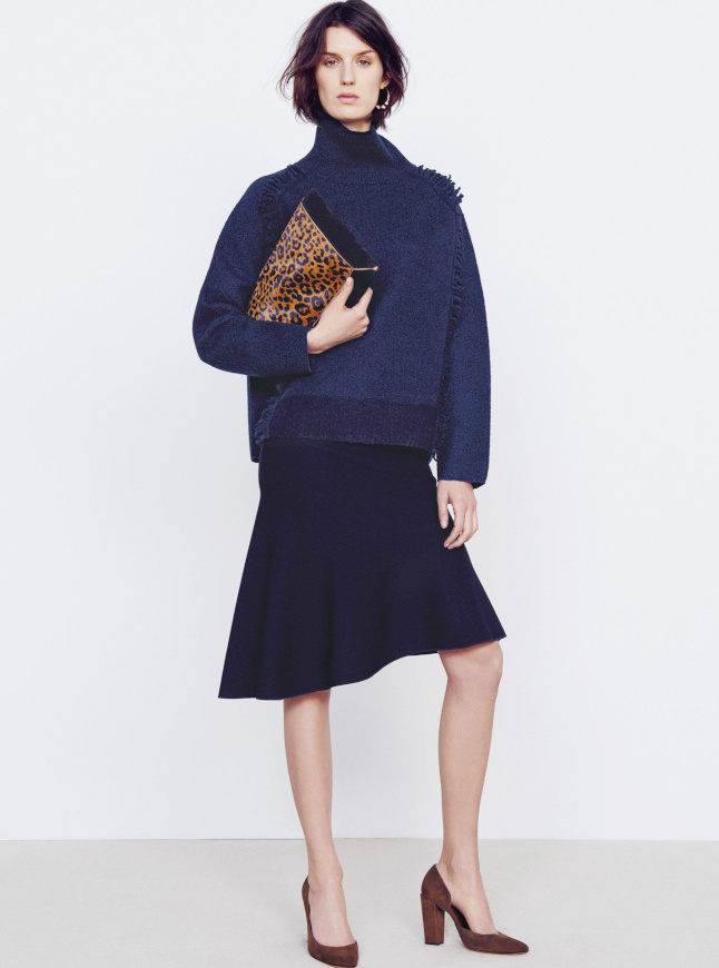 Bleu marine + lopard + minimalisme = le bon mix