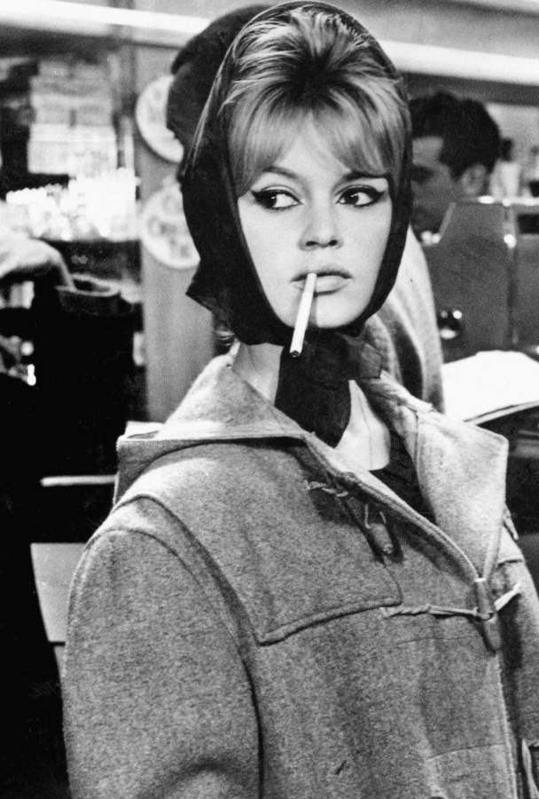 Et si l'on t�lescopait duffle-coat et foulard port� en fichu ?