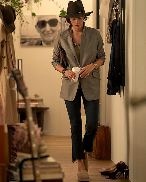 Alliant d�contraction et tailoring, ce look a tout bon !