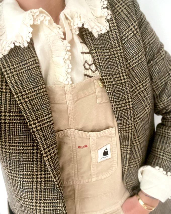 Oui au traitement girly-british de la salopette Carhartt !