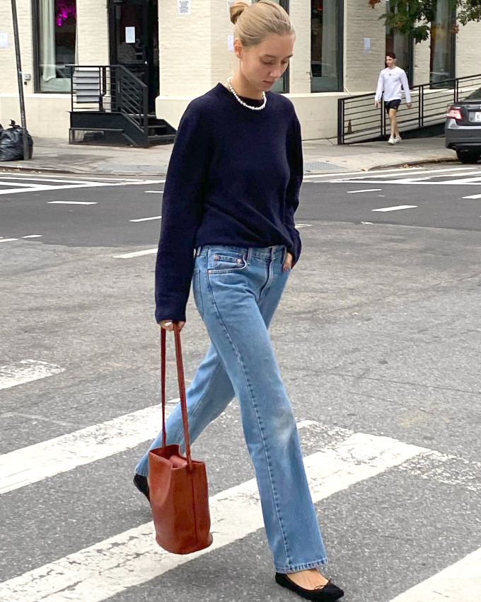 La ballerine, l'atout classique des looks nineties !