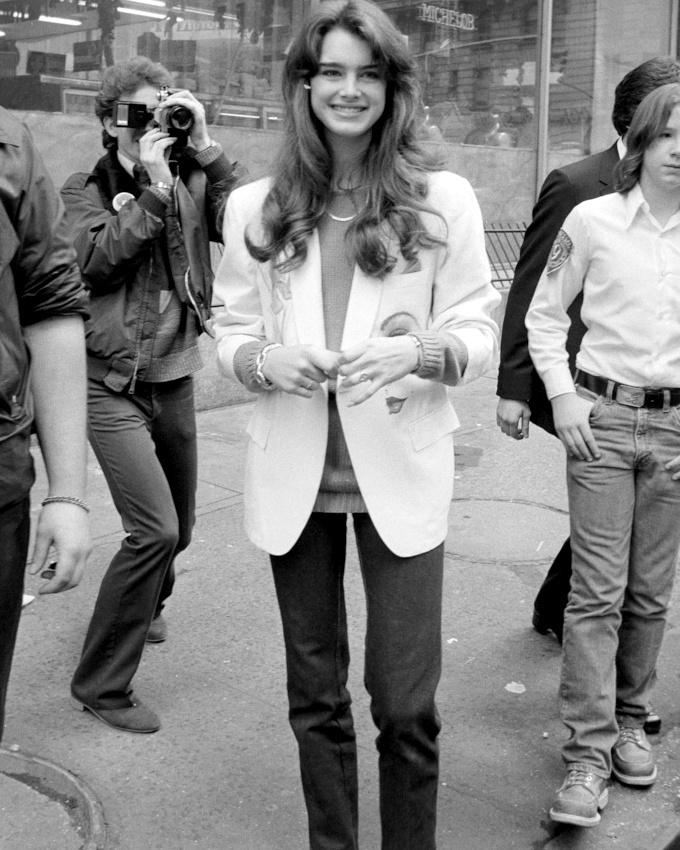 Blazer blanc + jean brut = le bon mix