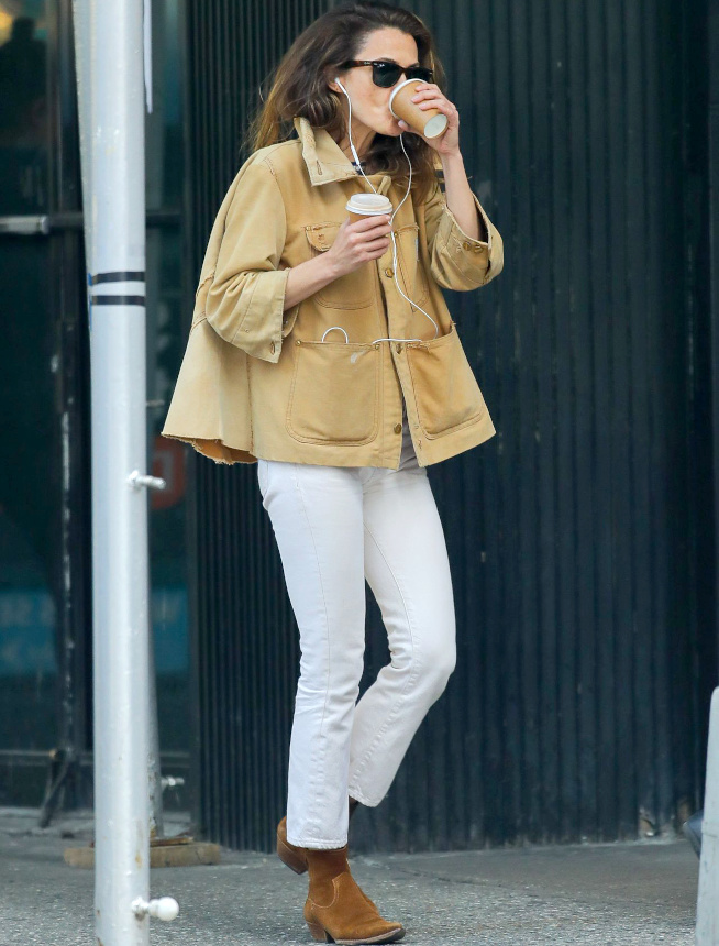 M�lant veste Carhartt, slim blanc et boots fauve, ce look a tout bon !