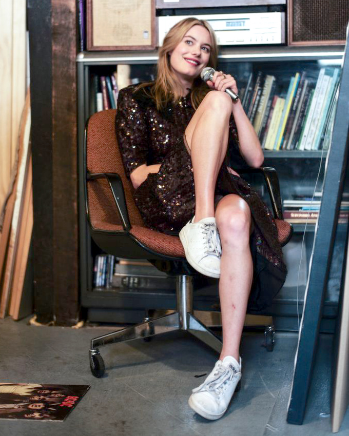 Les baskets si�ent bien aux sequins !