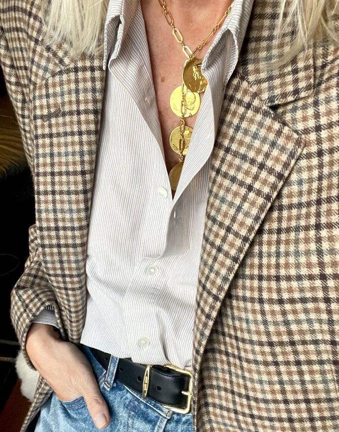 Blazer automnal + accumulation de m�dailles = le bon mix