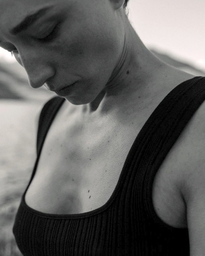 Le d�collet� carr� : un d�tail aussi �l�gant que sensuel !