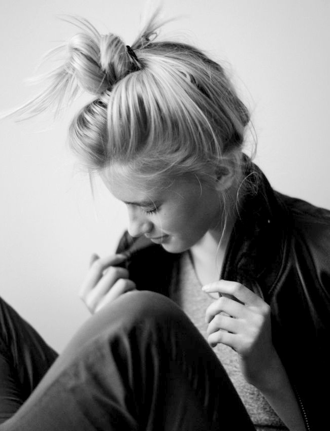 Oui au chignon haut coiff�/d�coiff� !