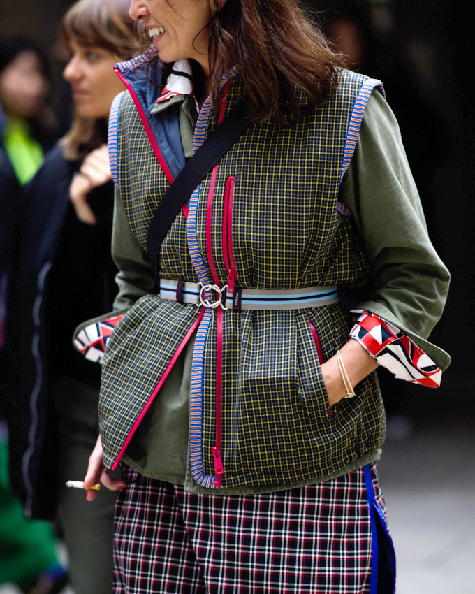 Oui aux finitions color�es twistant les v�tements sages !