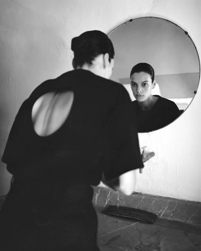 Le dos nu, l'alpha et l'om�ga des pi�ces sages !