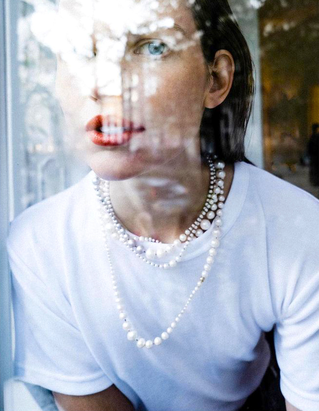 Les bijoux les plus chics m�ritent les cimaises les plus simples...