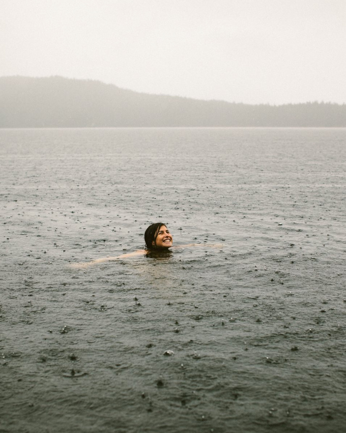 Lac + pluie + bonne humeur = le bon mix