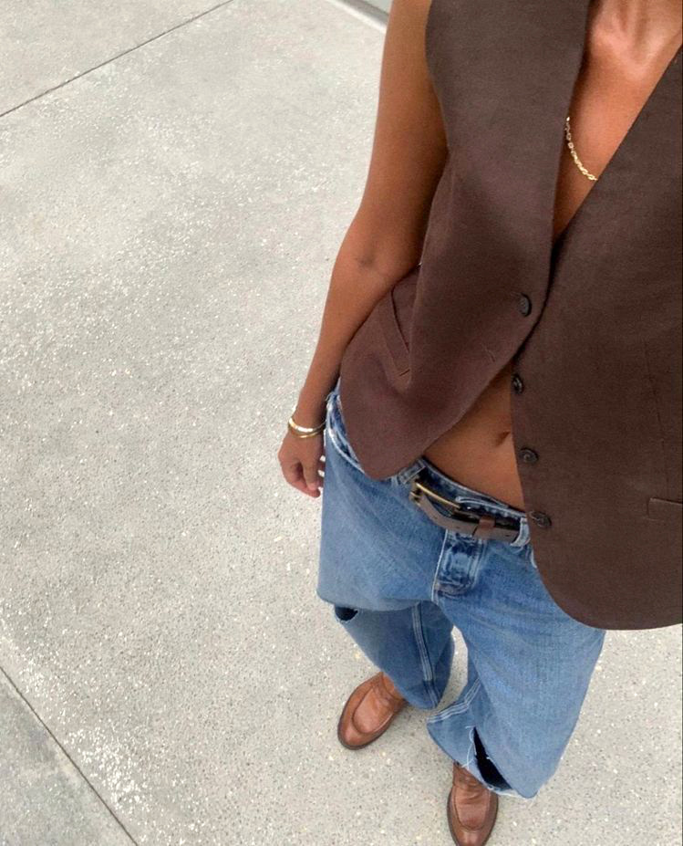 Peau bronze + gilet port  mme la peau = le bon mix