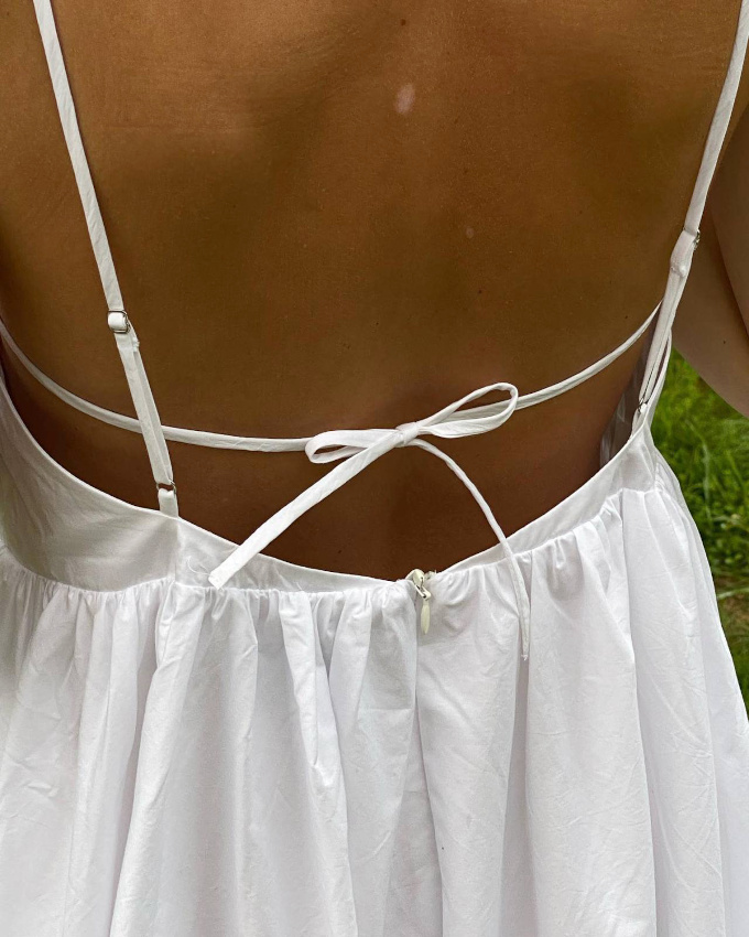 Mlant pure et dtails dlicats, ce dos nu a tout bon !