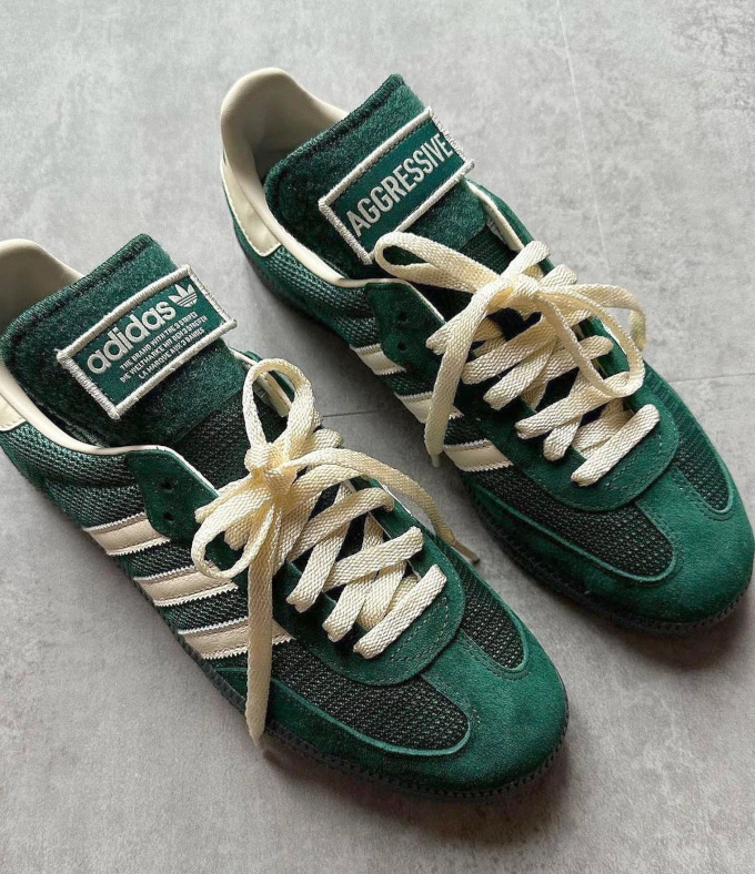 Wanted : une paire de Samba  tiquettes scratch interchangeables !