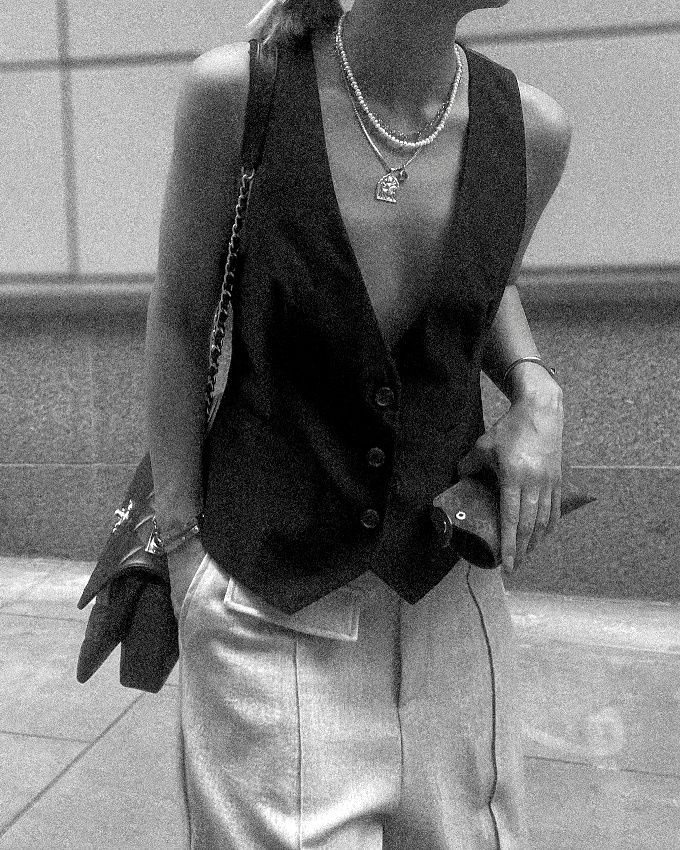 Pour ou contre le gilet d'homme port� � m�me la peau ?