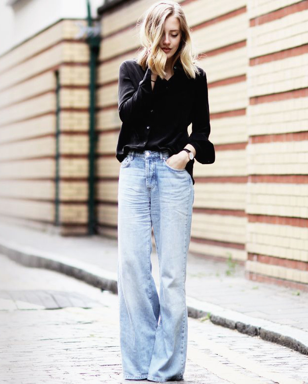 Chemise fluide + jean large + fine montre = le bon mix