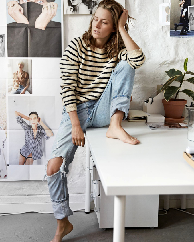 Oui au mariage entre pull cosy marinire et jean destroyed !