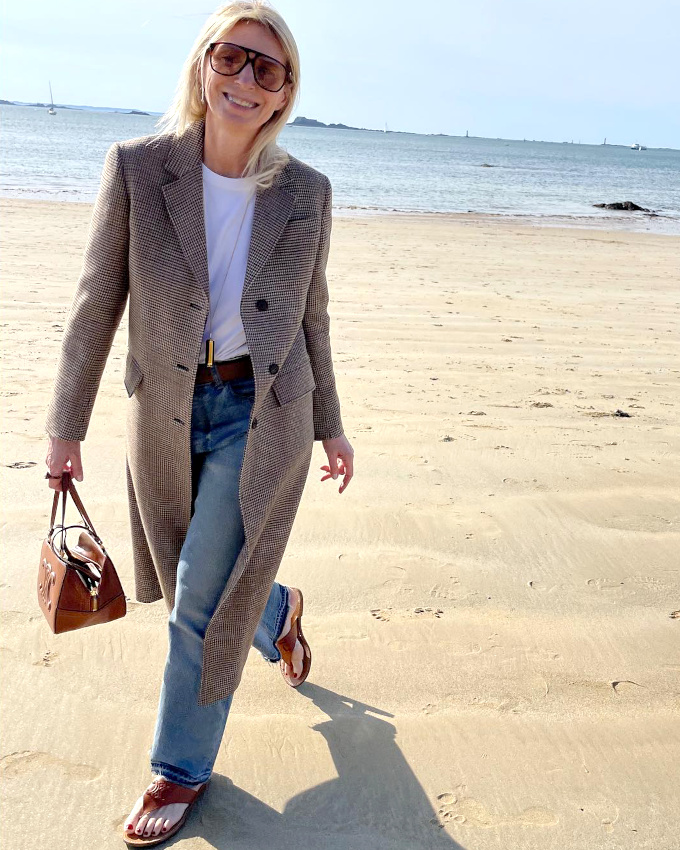 Sandales + manteau fin 3/4 = le bon mix