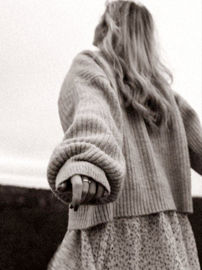 Ne jamais hsiter  rchauffer ses robes estivales au creux d'un douillet cardigan !