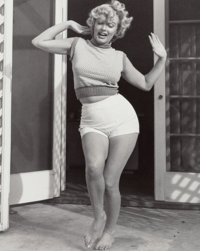 Objectif du jour : danser pieds nus sur notre chanson prfre !