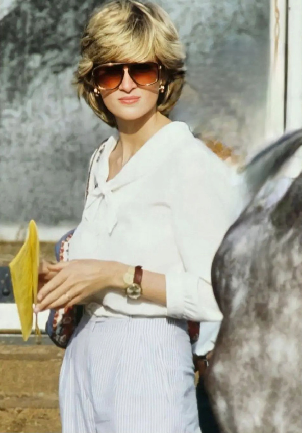 Wanted : les lunettes de soleil de Lady Di !